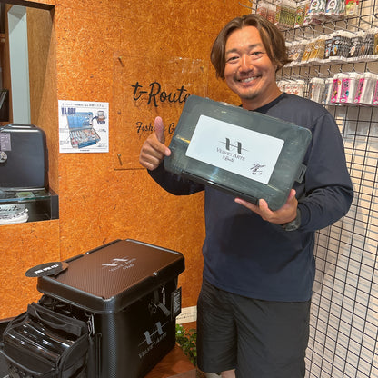 VA BOX with Yudai Ito's signature（VA BOX伊藤雄大氏サイン付き）