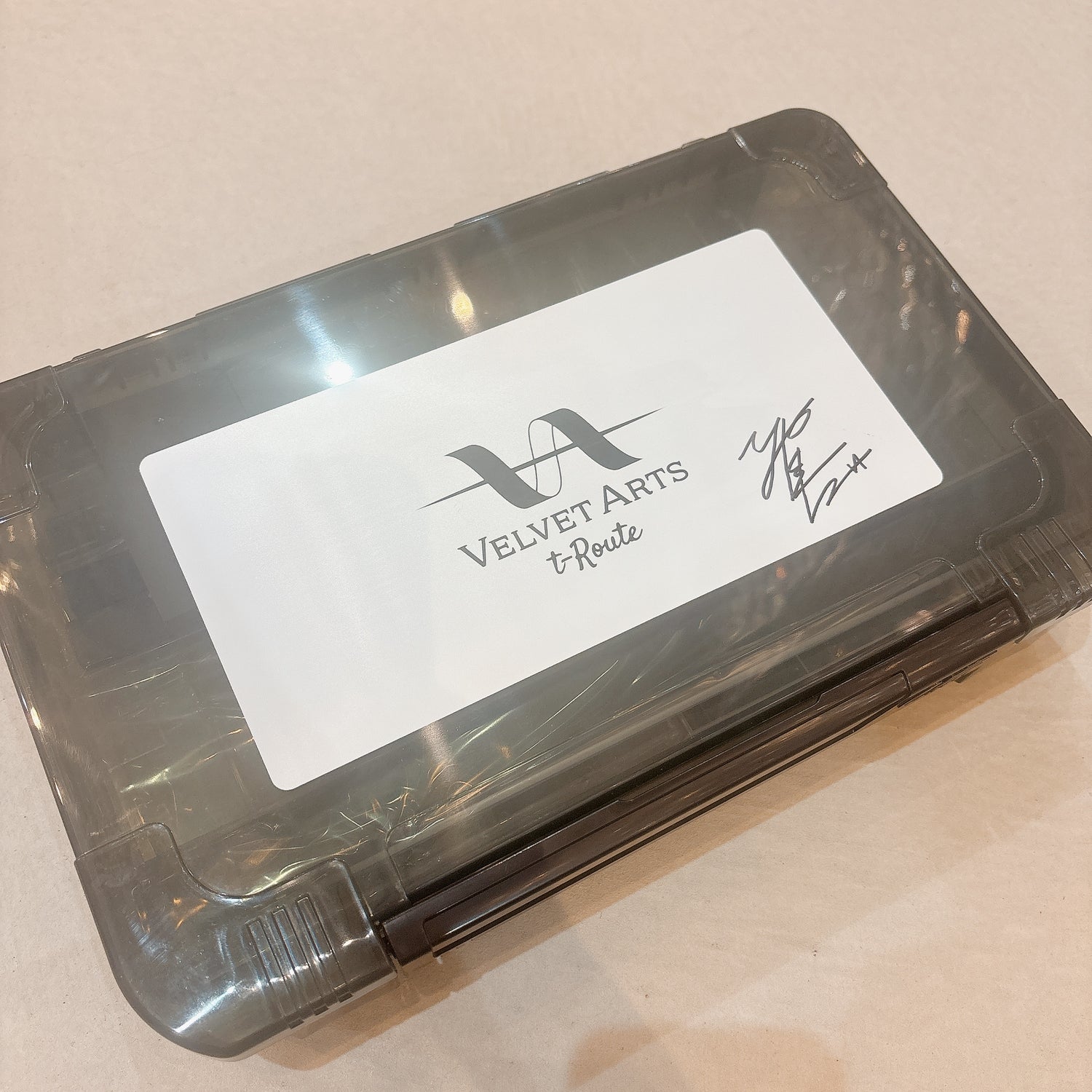 VA BOX with Yudai Ito's signature（VA BOX伊藤雄大氏サイン付き）